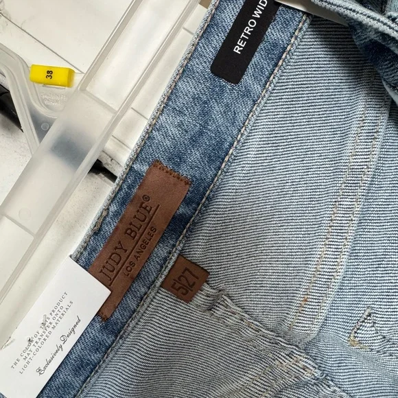 NWT Judy Blue Light High Rise Wash Wide leg Jeans 5/27 - Picture 2 of 5